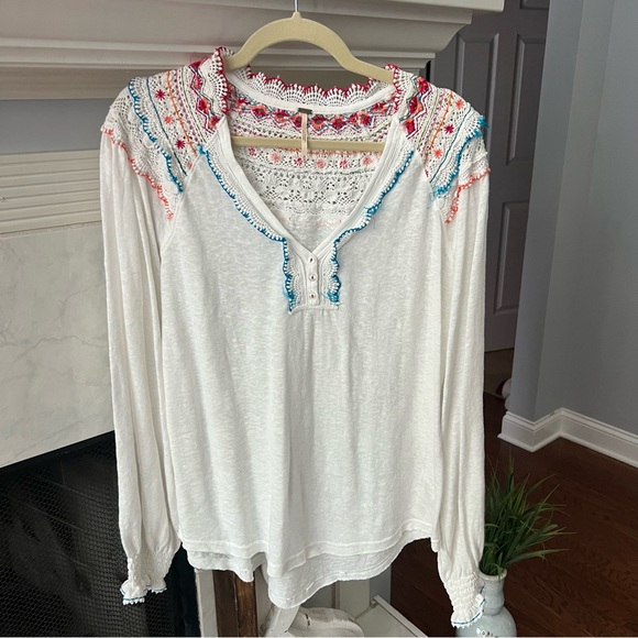 Free People Siesta Fiesta Embroidered Boho Knit Top Peasant Henley Med - Picture 8 of 12